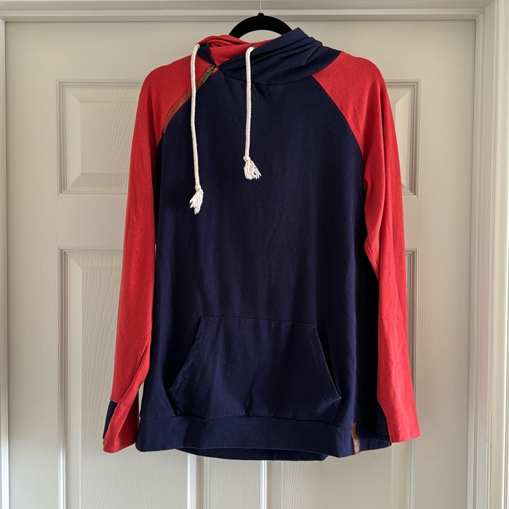Ampersand basic doublehood sweatshirt “Seattle” navy body & coral sleeves. XXL